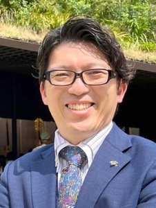綾部 光